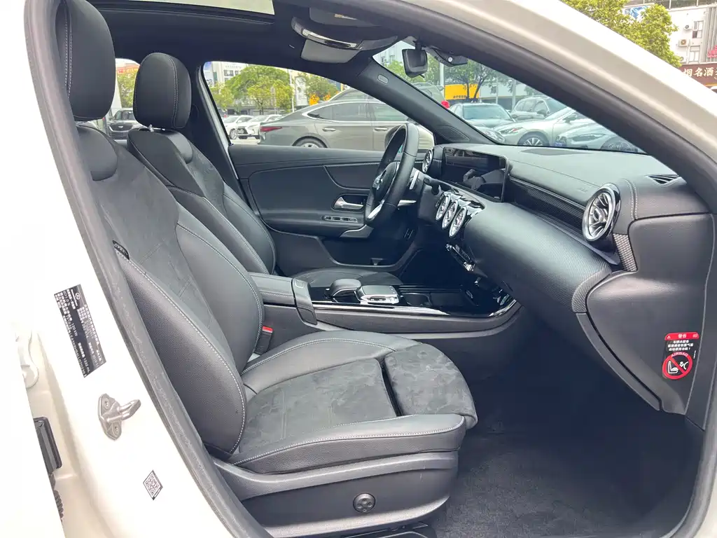 Mercedes-Benz A-Class 2020 — фото 11