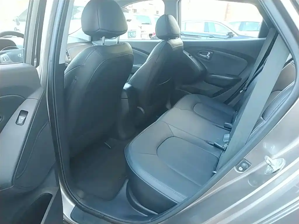 Hyundai ix35 2016 — фото 17