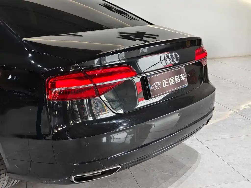 Audi A8 2017 — фото 6