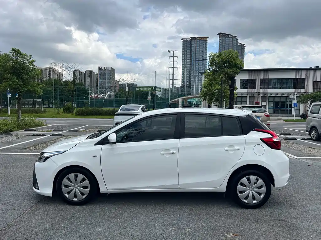 Toyota Yaris L 2017