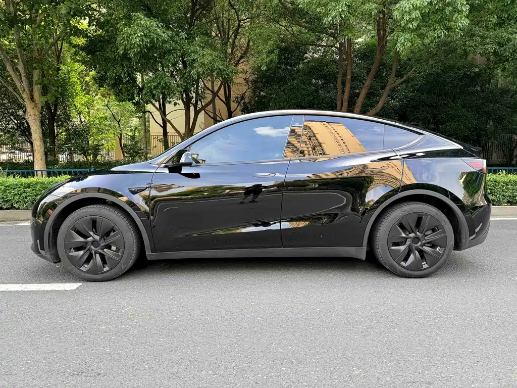 Tesla Model Y 2023 — фото 5