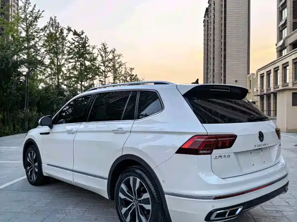 Volkswagen Tiguan L 2022