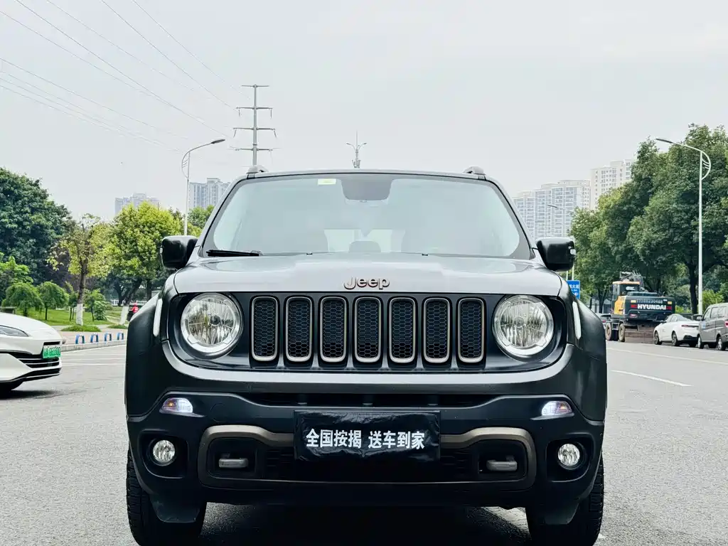 Jeep Renegade 2016 — фото 2