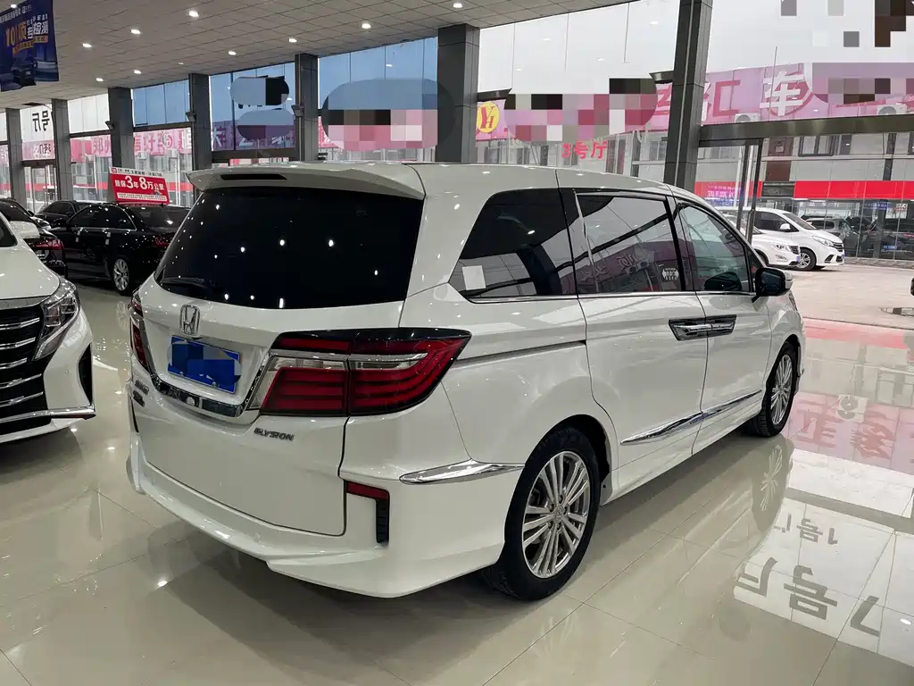 Honda Elysion 2019 — фото 15