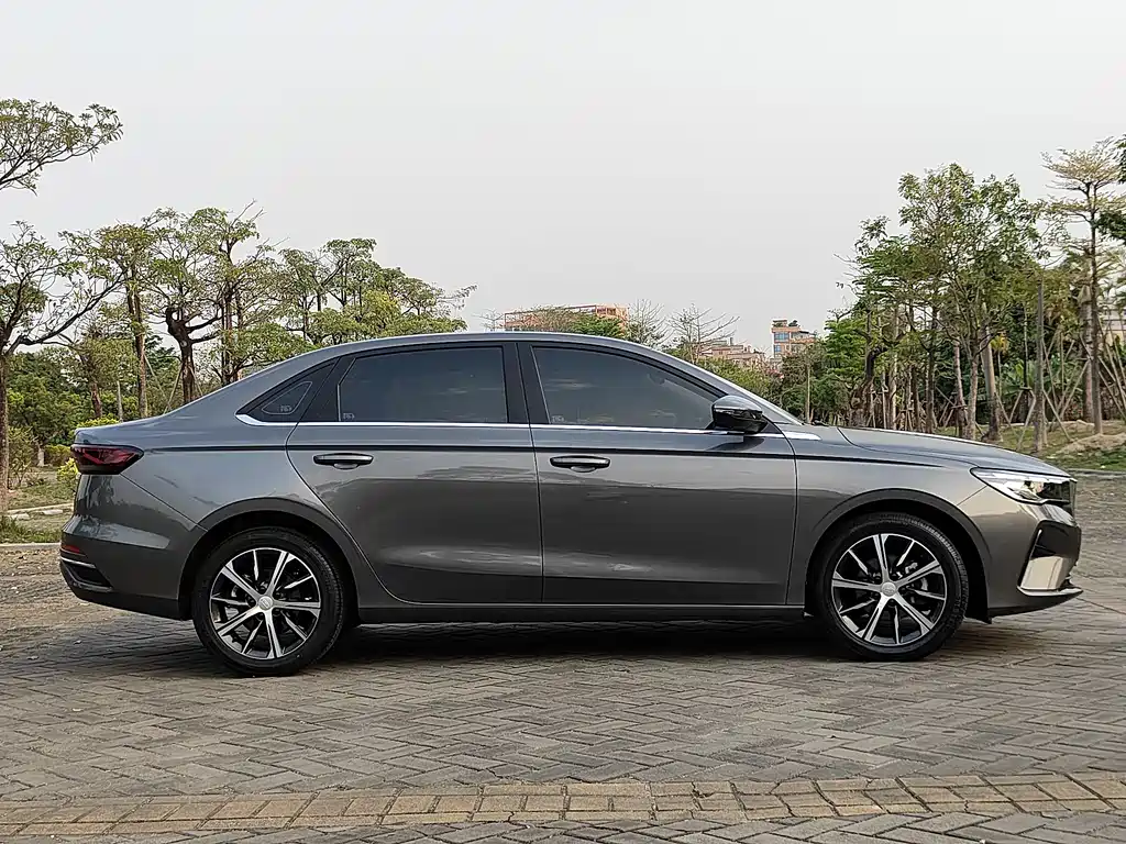 Geely Emgrand 2022 — фото 6