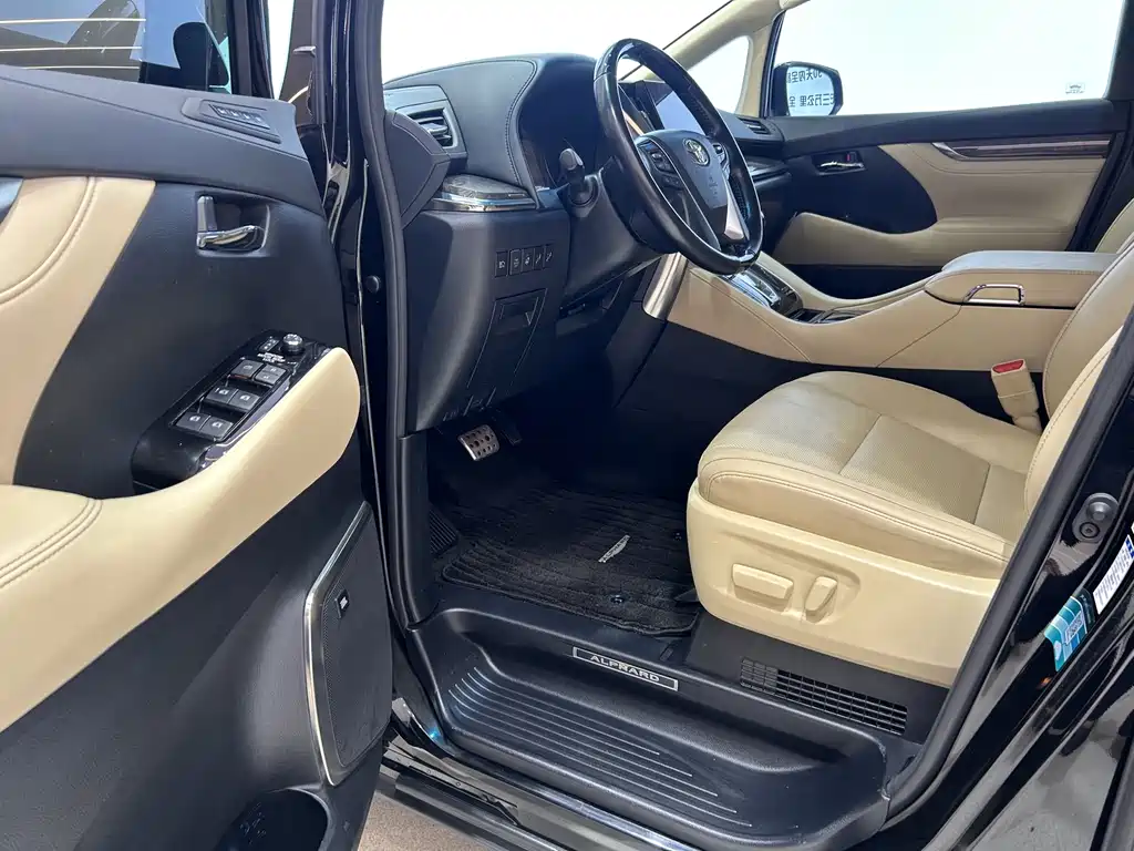 Toyota Alphard 2021 — фото 9