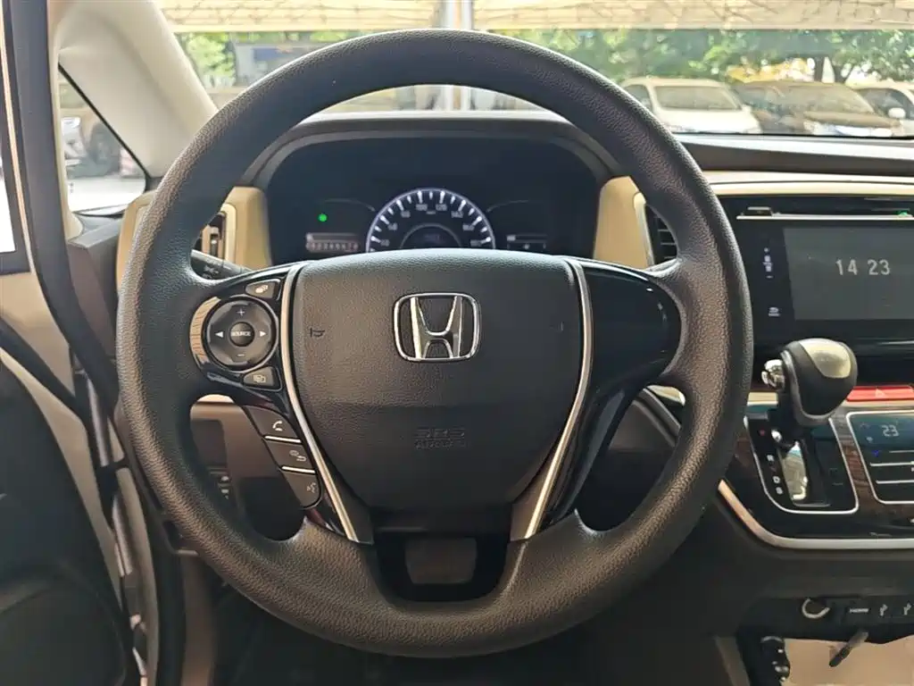 Honda Odyssey 2017 — фото 11