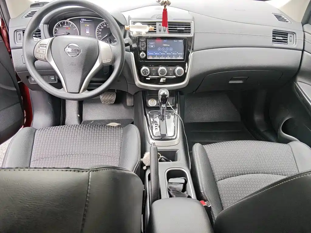 Nissan Tiida 2018 — фото 13