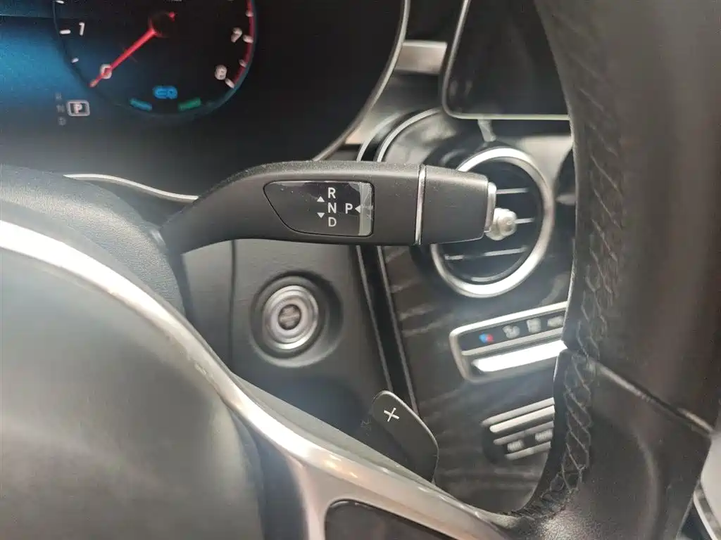 Mercedes-Benz C-Class 2019 — фото 15