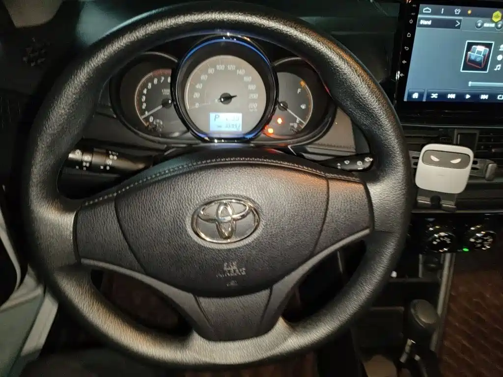 Toyota Yaris L 2020 — фото 3