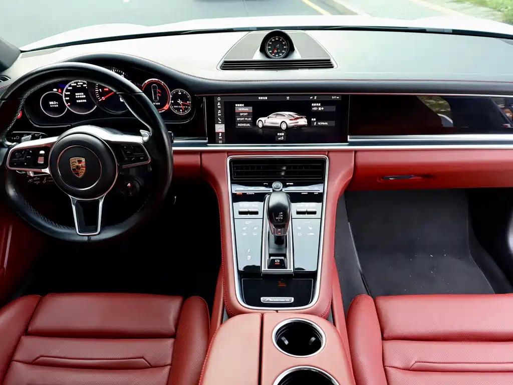 Porsche Panamera 2018 — фото 13