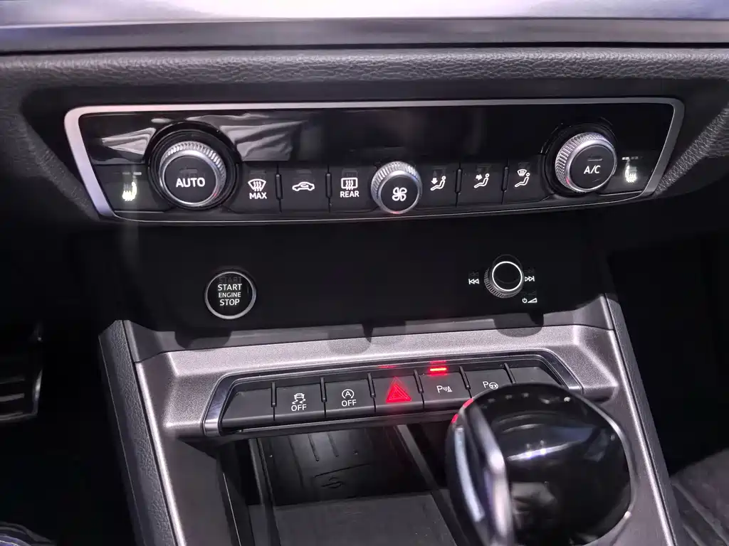 Audi Q3 2022 — фото 14