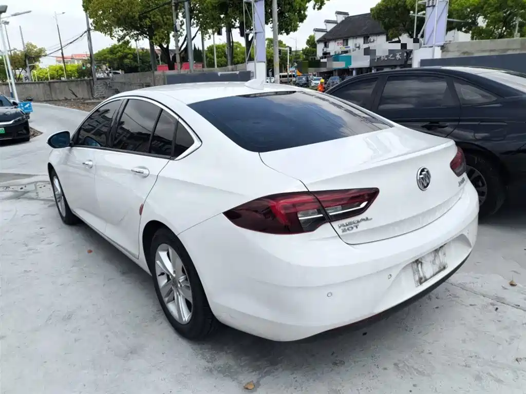 Buick Regal 2018 — фото 23