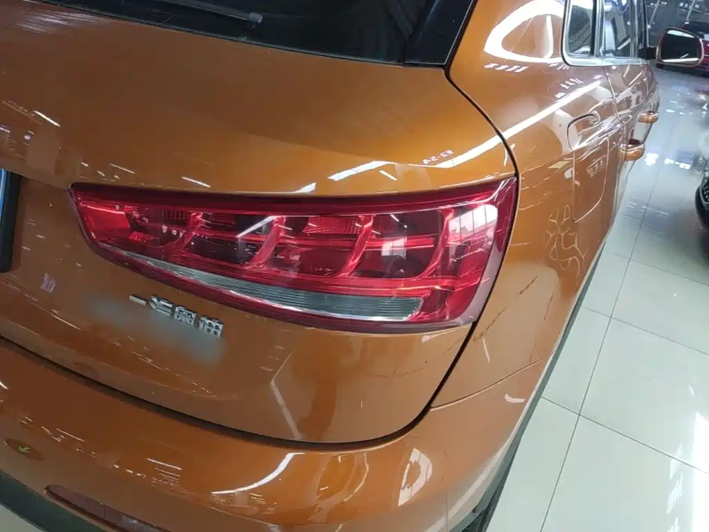 Audi Q3 2015 — фото 8