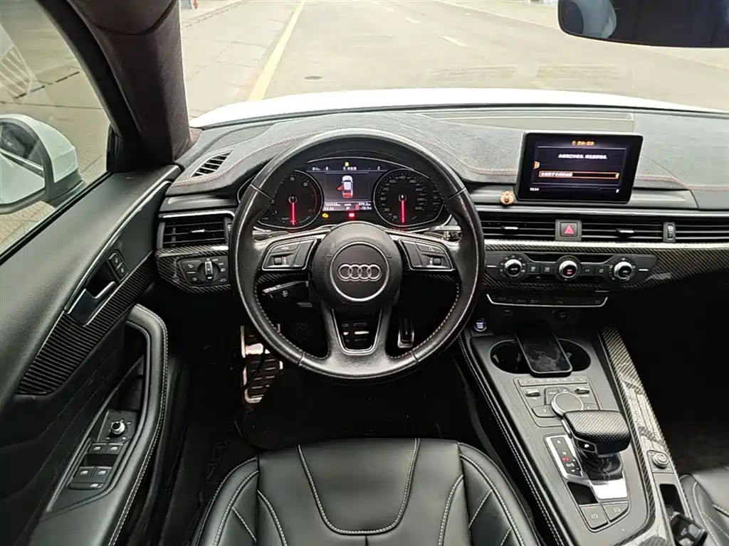 Audi A4L 2019 — фото 11