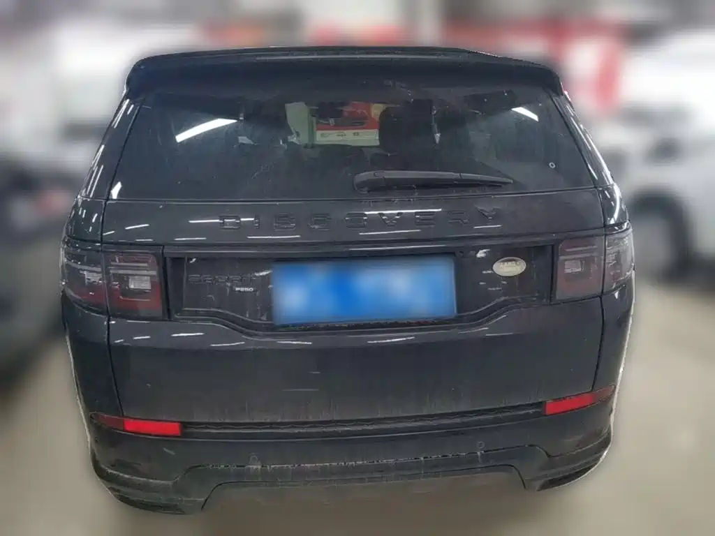 Land Rover Discovery Sport 2023 — фото 10