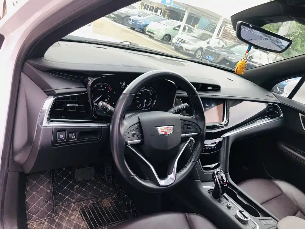 Cadillac XT6 2020 — фото 15