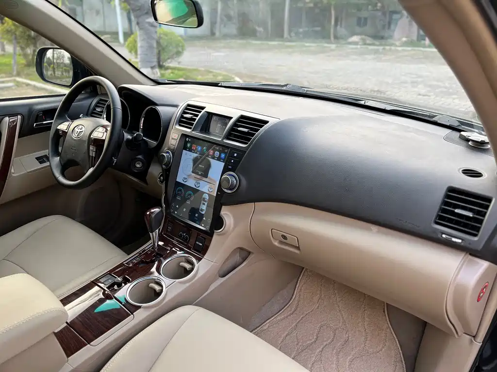 Toyota Highlander 2011 — фото 12