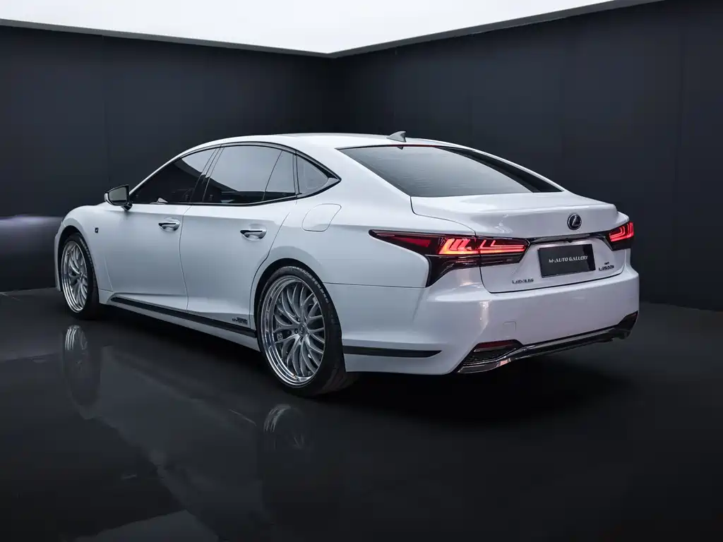 Lexus LS 2018 — фото 6