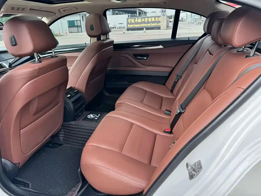 BMW 5 Series 2016 — фото 22