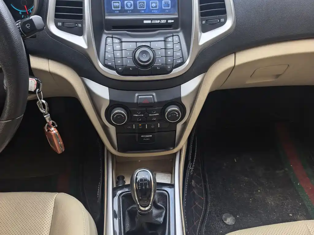 Changan Eado 2015 — фото 12