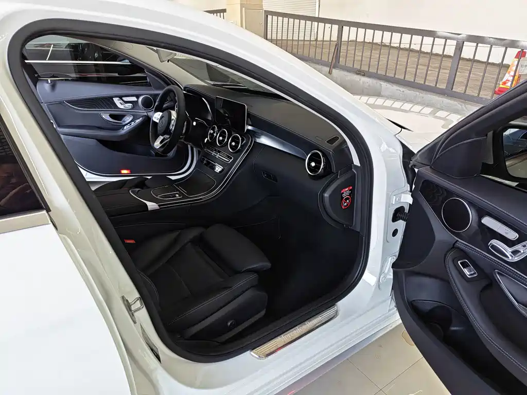 Mercedes-Benz C-Class 2020 — фото 7