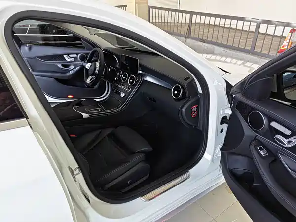 Mercedes-Benz C-Class 2020