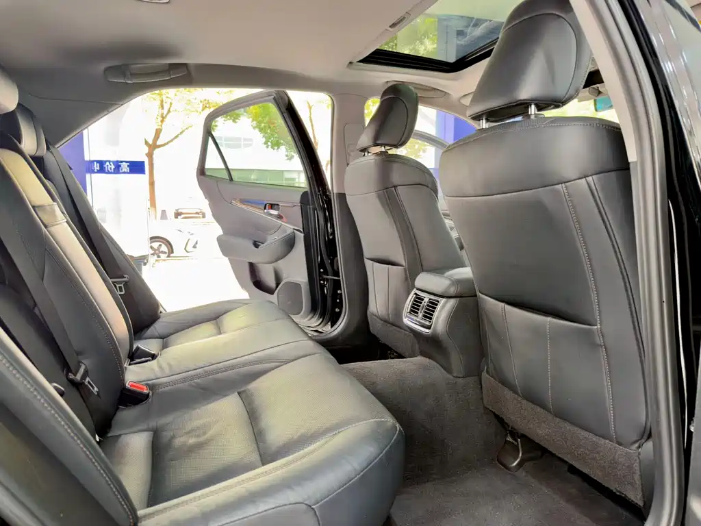 Toyota Crown 2018 — фото 14