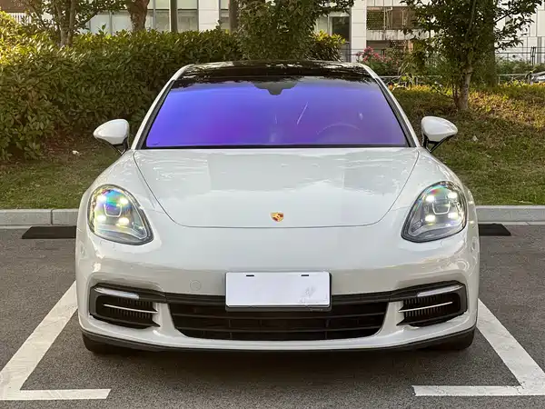 Porsche Panamera 2019
