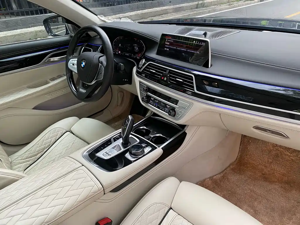BMW 7 Series 2022 — фото 30