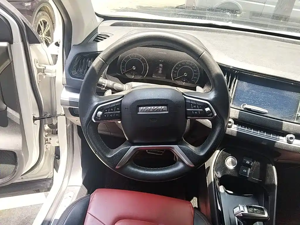 Haval H2s 2018 — фото 11