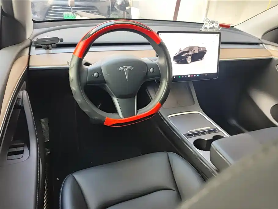 Tesla Model Y 2022 — фото 12