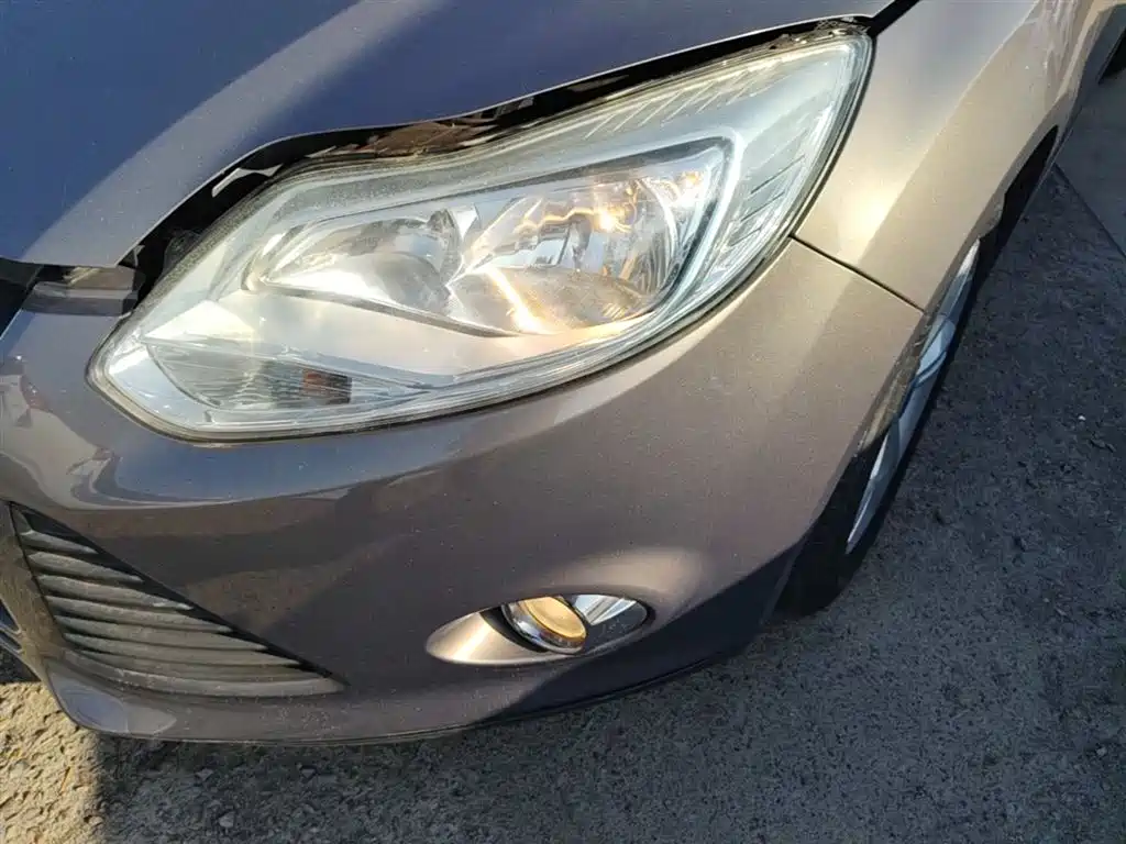 Ford Focus 2015 — фото 24