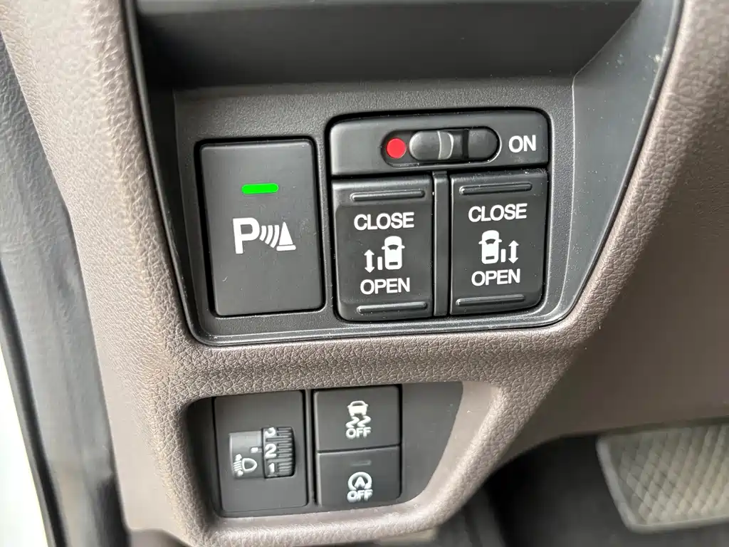 Honda Odyssey 2017 — фото 9