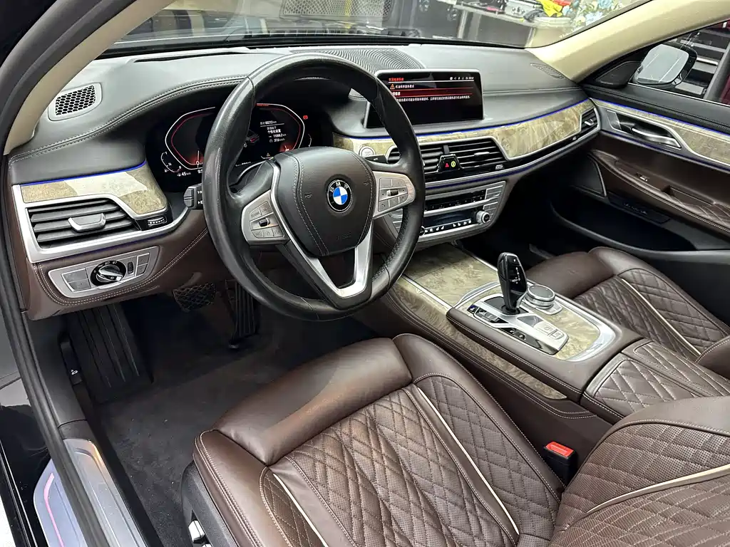 BMW 7 Series 2020 — фото 12
