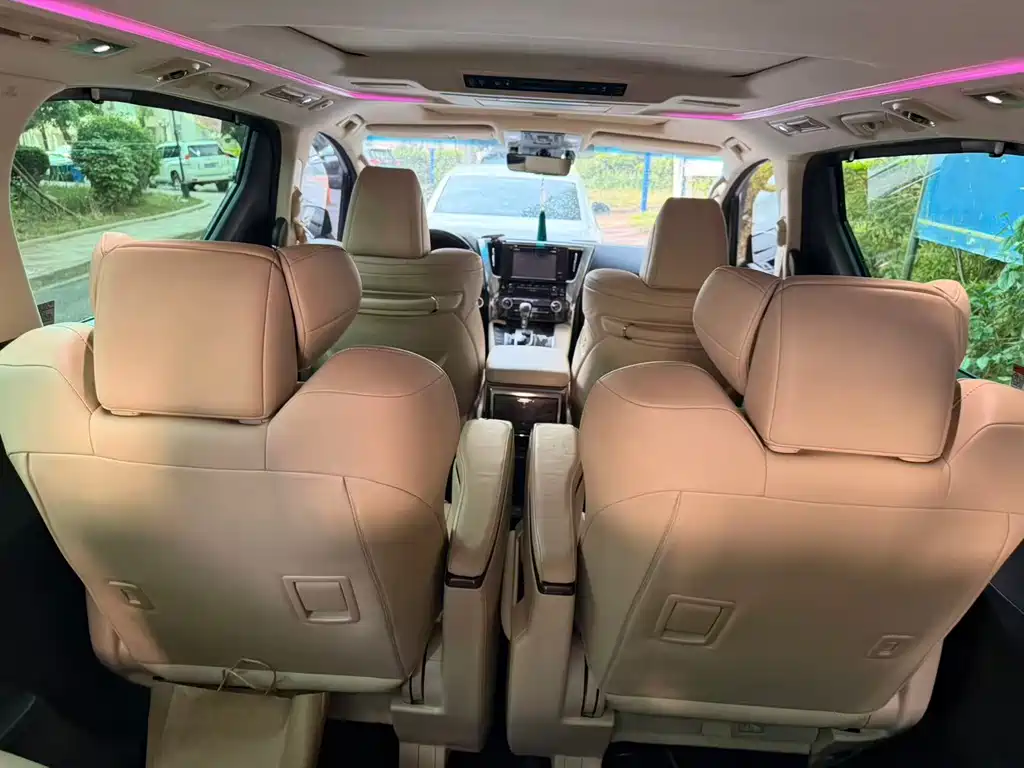 Toyota Alphard 2020 — фото 8