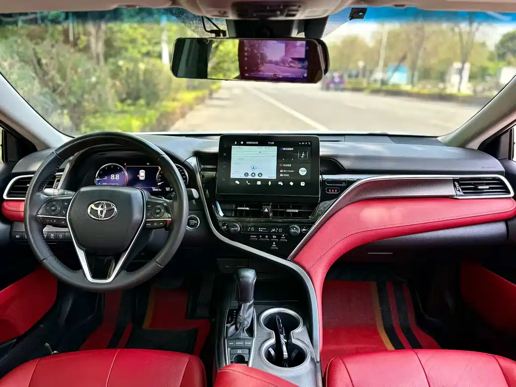 Toyota Camry 2021 — фото 9