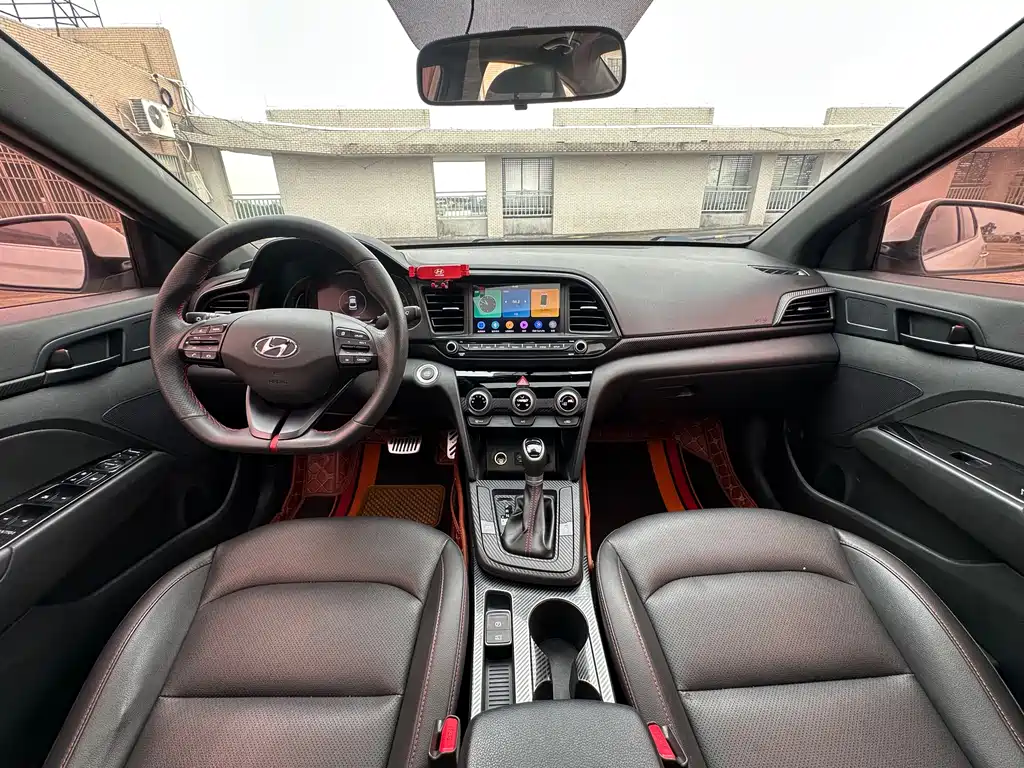 Hyundai Elantra 2020 — фото 11