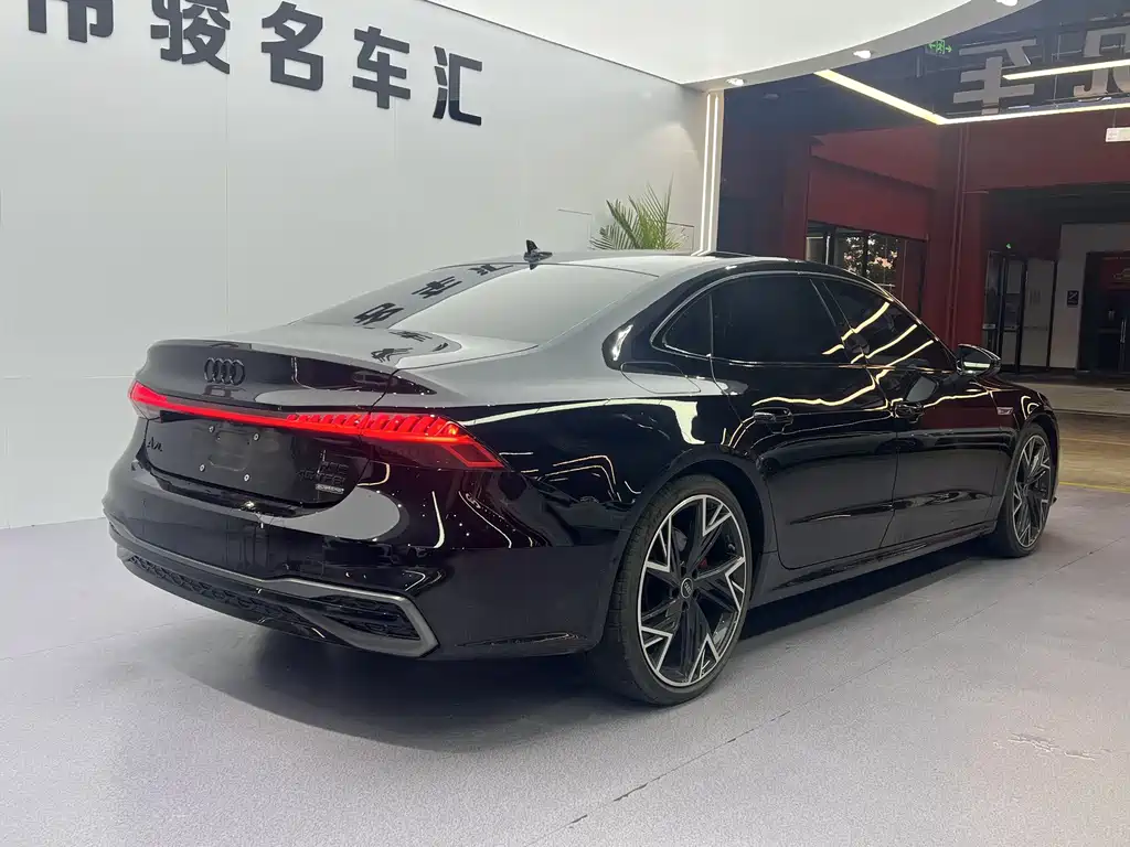 Audi A7L 2024 — фото 15