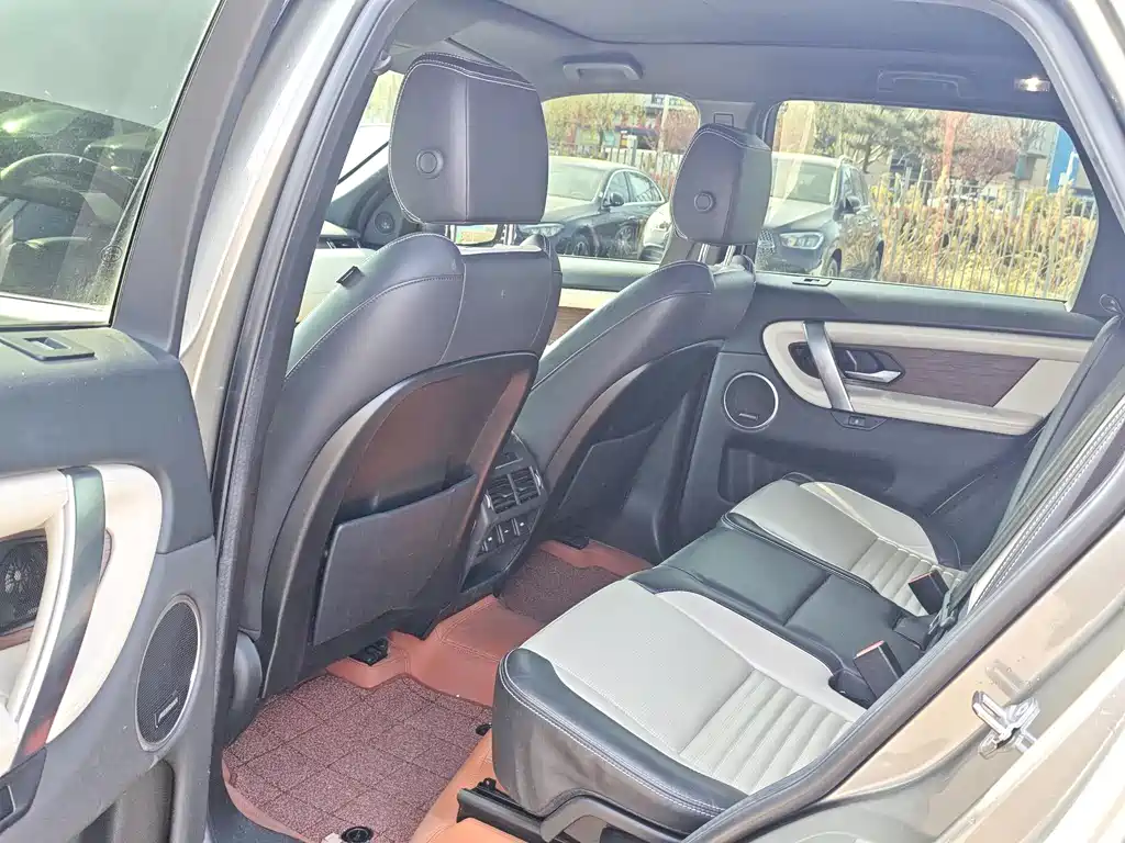 Land Rover Discovery Sport 2021 — фото 15