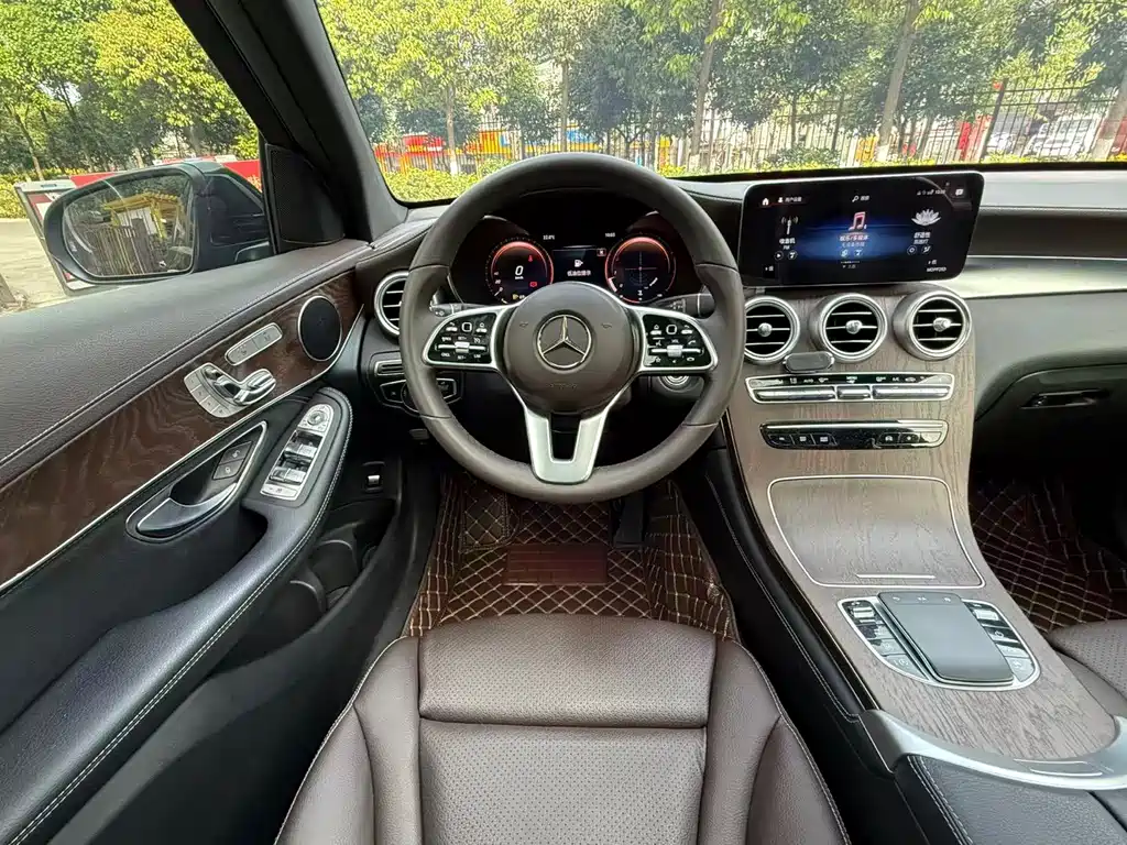 Mercedes-Benz GLC 2020 — фото 19