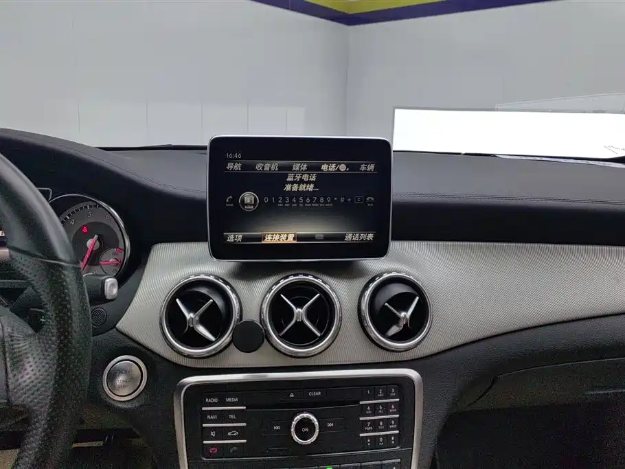 Mercedes-Benz GLA 2016 — фото 13