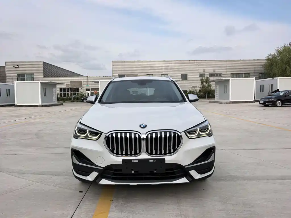 BMW X1 2022 — фото 2