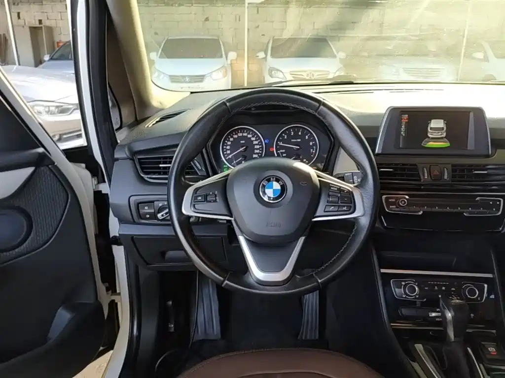 BMW 2 Series Active Tourer 2016 — фото 11