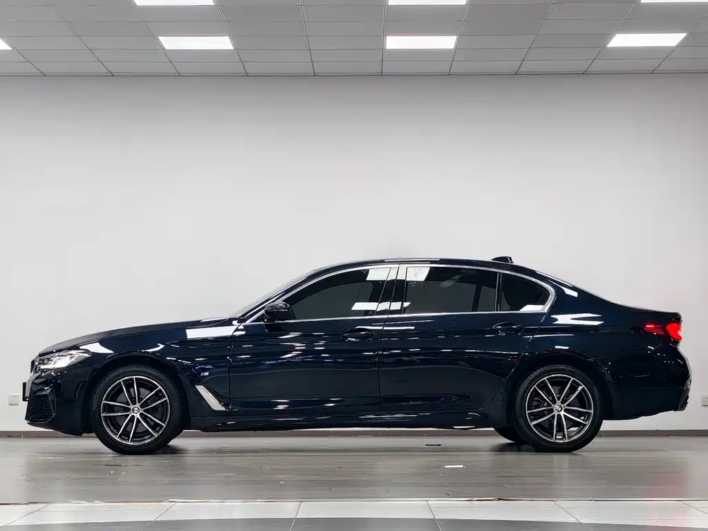 BMW 5 Series 2023