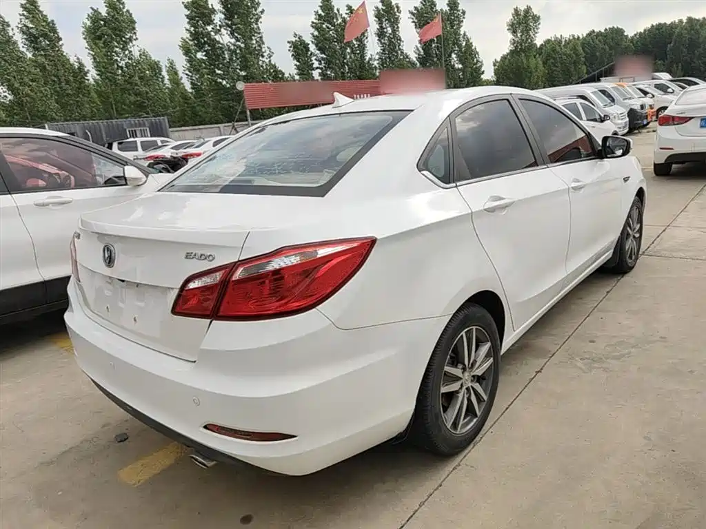 Changan Eado 2018 — фото 7