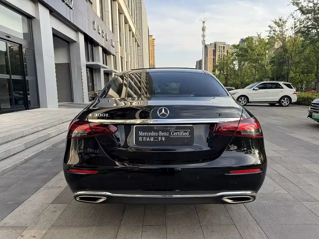 Mercedes-Benz E-Class 2022 — фото 10