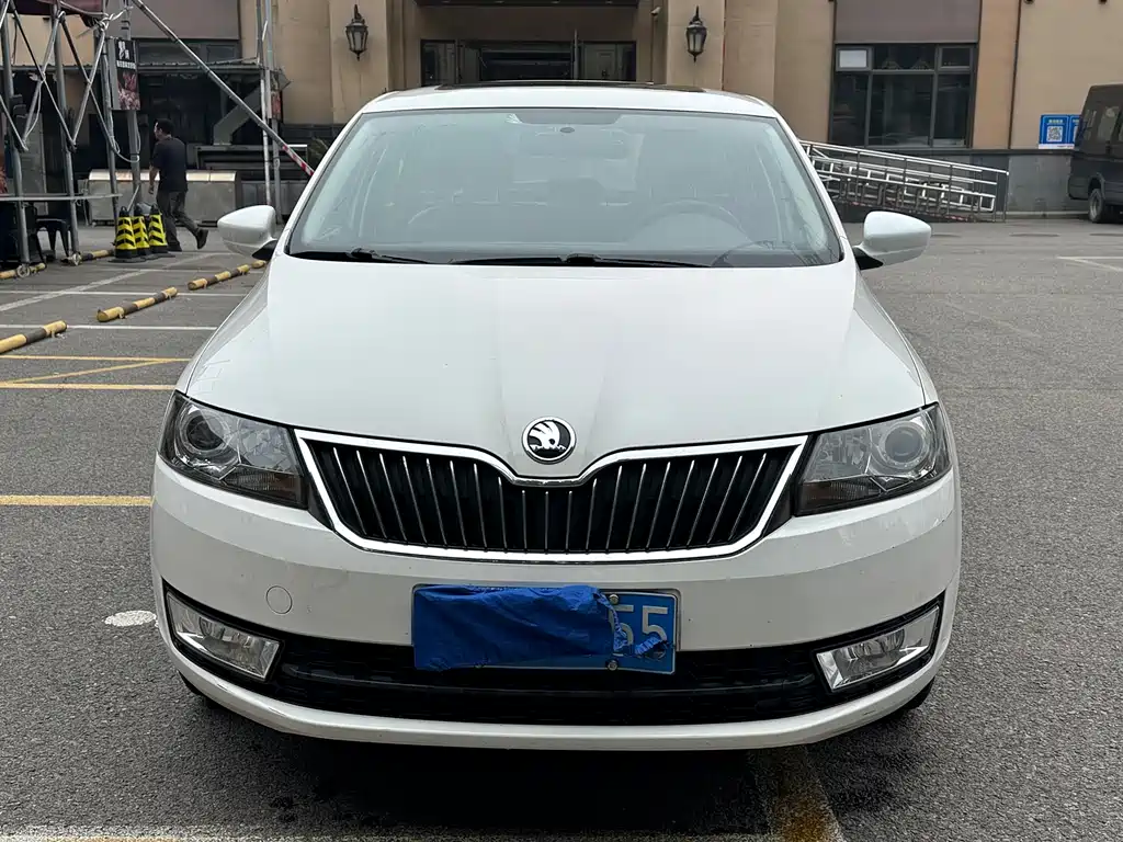 Skoda Rapid Spaceback 2015