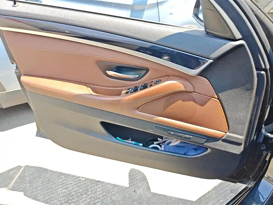 BMW 5 Series 2015 — фото 7