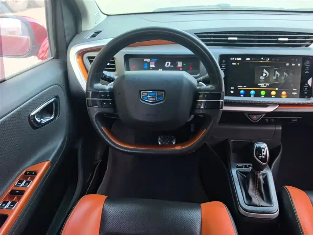 Geely Vision X1 2018 — фото 11